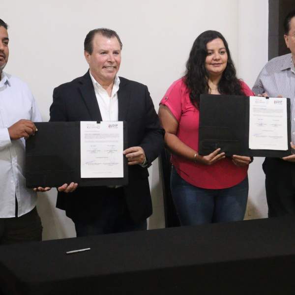 Gobierno de Sonora impulsa terapias con delfines para personas con discapacidad